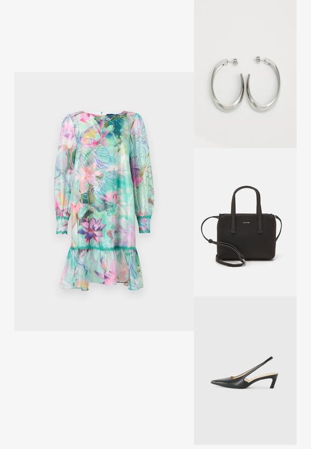 Durchsichtiges, kurzes Kleid in Türkis mit einem floralen Muster, das pinke und lila Akzente aufweist. Rüschensaum und lange Ärmel mit elastischen Bündchen.; Schwarzer spitz zulaufender Slingback-Schuh mit niedrigem Absatz, der aus glattem Leder gefertigt ist und seitliche Ausschnitte für Atmungsaktivität aufweist.; Schwarze Handtasche mit zwei kurzen, doppelt geflochtenen Griffen und einem abnehmbaren Schulterriemen. Glattes, lederähnliches Material mit einem Reißverschluss und Logodetail.; Silberne Creolen mit einem glatten, geschwungenen Design. Mit einem glänzenden metallischen Finish und Steckverschluss. Keine sichtbaren Muster oder Akzente.