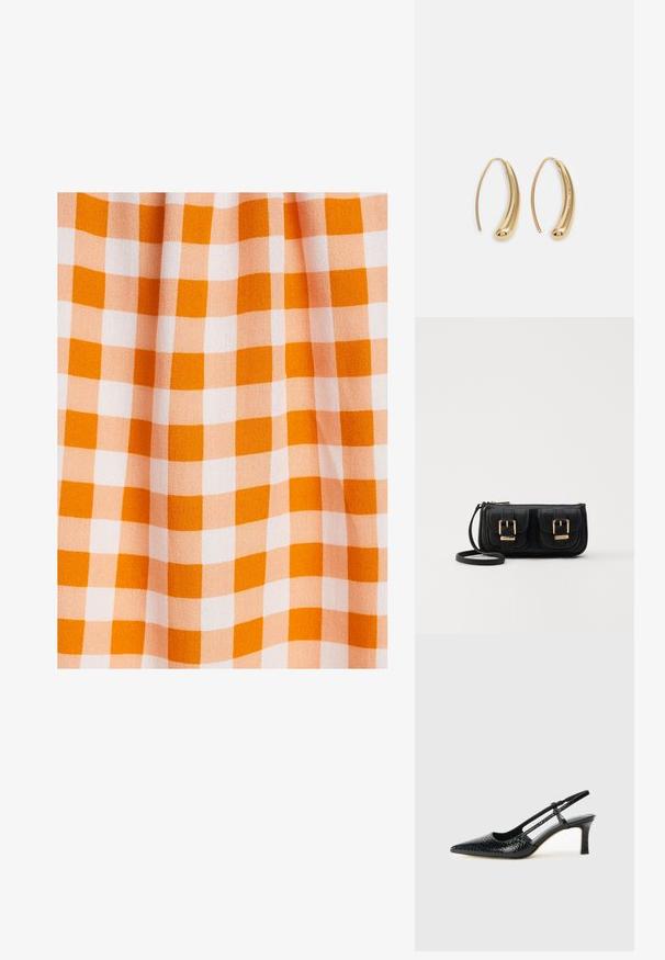 Oranžová a bílá kostkovaná látka se vzorem čtverců se stejnou velikostí, vyrobená z hladkého strukturovaného materiálu.; Černé lakované slingback podpatky s špičatou špičkou, zdobené texturovaným hadím vzorem, nastavovacím páskem a krátkým texturovaným blokovým podpatkem.; Černá kožená crossbody taška se dvěma předními kapsami, zlatými přezkami, zipovým uzávěrem a štíhlým popruhem. Texturovaný povrch a kompaktní obdélníkový tvar.; Náušnice ve tvaru kruhu z pozlaceného kovu s vroubkovaným, prodlouženým tvarem. Mají hladký, lesklý povrch a zaoblený konec pro zvýraznění detailu.