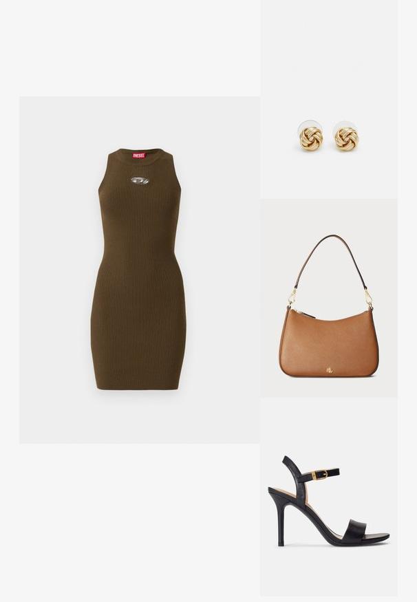 Ärmelloses, geripptes braunes Strickkleid mit Rundhalsausschnitt, figurbetontem Schnitt, ovalem metallischem Logo auf der Brust und rotem Markenetikett im Kragen.; Schwarze Sandalen mit hohen Absätzen und glattem Leder-Obermaterial, offene Zehenpartie und einem Design mit einem einzigen Riemen, verziert mit einer goldenen Schnalle.; Braune, strukturierte Lederhandtasche mit geschwungener Form, goldfarbenen Beschlägen und einem einzelnen Schulterriemen. Verfügt über einen Reißverschluss und ein Logo-Detail.; Goldfarbene Ohrstecker mit Knoten in gedrehter Ausführung. Jeder Ohrstecker verfügt über eine runde, transparente Rückseite für sicheren Halt.