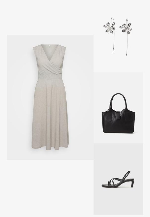 Ujjatlan, világosszürke szövetből készült, texturált mintás sálruha, melynek fitten szegélyezett dereka és középtérd hosszúságú, bő szoknyája van.; Fekete pántos szandál négyzetes orral és alacsony blokk sarkal. Több vékony pánttal és állítható boka pánttal rendelkezik. Sima bőrből készült.; Fekete bőr bevásárlótáska sima textúrával, strukturált formával, két fogantyúval és egy figyelemfelkeltő ezüst csattal az elején.; Ezüst virágformájú fülbevalók, texturált felülettel, hosszú akasztókkal és szirmokra hasonlító részletekkel az összetett dizájn érdekében.