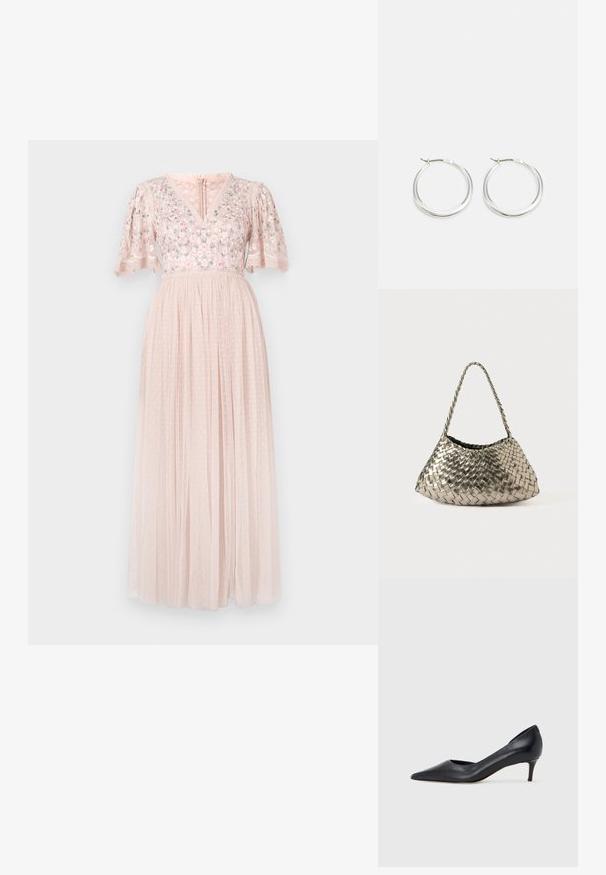 Needle & Thread ROSIE BODICE SHORT SLEEVE V NECK GOWN - Festklänning - pearl pink; Svart läderpumps med spetsig tå och låg klack. Har en slät textur och subtil glans. Öppet utskuret fram för extra detalj.; Metallisk vävd handväska med triangulär form, som har en flätad rem och ett foder i sammet. Färg: silver. Textur: slät och som tyg.; Silver hoopörhängen har en slät, rund design med en tunn profil och säker låsning. Minimalistisk stil med en polerad yta.