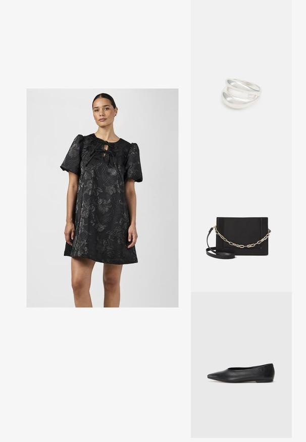 Melnā īsā kleita ar pūkainām piedurknēm, ziedu raksts sudraba krāsā, noapaļots dekoltē ar loku detaļu, izgatavota no gludas auduma, nedaudz platāka forma.; Melna ādas baleta kurpe, ar norādītu purngalu, minimālisma dizains, gluda tekstūra, zema papēža augstums, bez redzamiem aksesuāriem vai rotājumiem.; Melna ādas crossbody soma ar gludu faktūru, taisnstūrveida formu un metalizētu ķēdes detaļu priekšā. Iekļauta regulējama siksna.; Sudraba divu joslu gredzens ar gludu, pulētu virsmu. Iezīmējas ar plūstošu, izliekta dizaina struktūru ar pārklājošām sekcijām modernam izskatam.