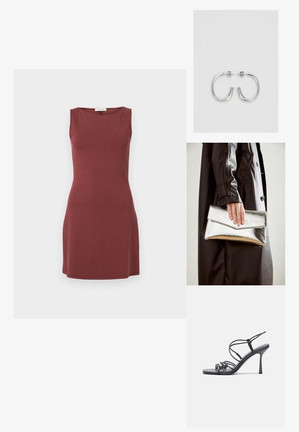 Hame vestido sin mangas de un color rojo profundo, hecho de una tela suave. Presenta un escote redondo y una silueta ajustada que se ensancha ligeramente en el dobladillo.; Mustat korkokengät sandaalit, joissa on ohuet hihnat solmittuna, sileä neliön muotoinen varvasosa ja tyylikäs stiletto-korko.; Hopeinen metallinen clutch-angular kirjekuorimuotoilu, sileä pinta ja kontrastivärinen sisustus, pidetään kädessä, jossa on musta takki.; Hopehopeet hopehopeet hopehopeet hopehopeet, jolla on sileä, kiiltävä pinta. Pyöreä muoto, kevyt rakenne, jossa on neulakiinnitys.