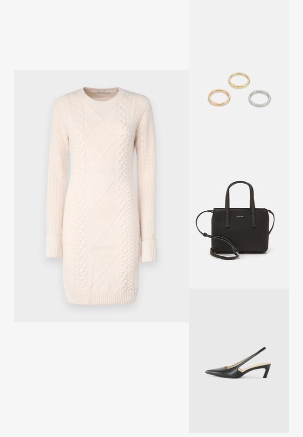 Dzianinowa sukienka w kolorze jasnoróżowym z teksturowymi wzorami, okrągłym dekoltem, długimi rękawami oraz ściągaczami na mankietach i u dołu.; Czarny but na obcasie typu slingback z ostro zakończonym noskiem, z niskim obcasem, wykonany z gładkiej skóry, z wycięciem po boku dla lepszej wentylacji.; Czarna torebka z dwoma krótkimi uchwytami i odpinanym paskiem na ramię. Gładki materiał przypominający skórę, z zamkiem błyskawicznym i detalem z logo.; Trzy metalowe pierścienie: jeden w różowym złocie, jeden złoty z teksturowanymi akcentami, oraz jeden srebrny, wszystkie z wygrawerowanym brandingiem na wewnętrznej stronie.