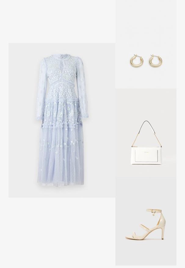 Needle & Thread AUTUMN LONG SLEEVE ANKLE GOWN - Gallakjole - light blue; Beige høje hæle sandaler med tynd ankelrem og to øvre remme. Glanset lakfinish og guld hardware detalje på ankelremmen.; Hvid lædertaske med tekstureret overflade, med en guldkædetras og sorte detaljer. Indeholder en frontlomme og lynlås lukning.; Lauren Ralph Lauren BASIC SMALL HOOP - Øreringe - gold-coloured