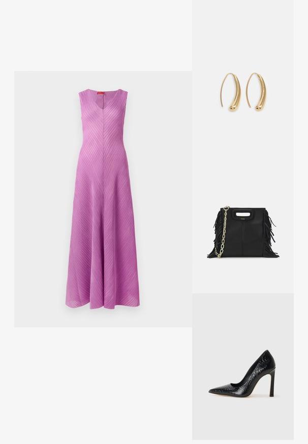 Bezramínkov dresses ve světle fialové barvě s výstřihem do V, diagonálními sklady, volným siluetem a hladkým povrchem.; Černý lodičkový bot s špičatou špičkou, pokrytý texturou krokodýlí kůže, s elegantním designem, vysokým stiletto podpatkem a hladkým černým interiérem.; Černá kožená kabelka s třásněmi, zlatým řetízkovým ramenním popruhem a rukojetí s výřezem. Na přední straně se nachází logo.; Náušnice ve tvaru kruhu z pozlaceného kovu s vroubkovaným, prodlouženým tvarem. Mají hladký, lesklý povrch a zaoblený konec pro zvýraznění detailu.