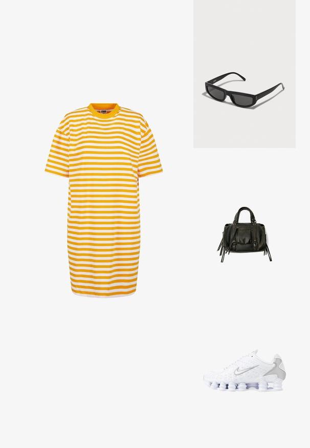 Raidallinen lyhythihainen mekko, jossa on vuorottelevia keltaisia ja valkoisia vaakaraitoja, pyöreä pääntie ja rento istuvuus.; Valkoiset urheilukengät, joissa on verkkokangaspäällinen, hopeiset yksityiskohdat ja ainutlaatuinen kierreellinen pohjamuotoilu. Varustettu pehmustetulla nilkkakohdalla ja nauhakiristyksellä mukautuvaa istuvuutta varten.; Musta aurinkolasit suorakulmaisen kehykseen, joissa on tummat linssit ja ohuet sivut. Kultaiset yksityiskohdat saranoiden läheisyydessä.; Musta nahkainen käsilaukku letitetuilla kahvoilla, vetoketjullinen tasku ja roikkuvat tupsut. Muotoiltu pinta metallisten niittien ja varusteiden korostuksilla.