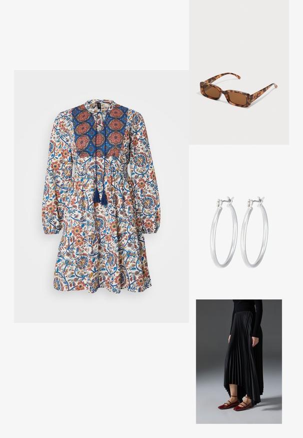 Vero Moda Petite VMSIS SHORT DRESS - Denní šaty - bright white/blue boho; Černá plisovaná sukně s vysokým předním a nízkým zadním lemem, kombinovaná s lesklými červenými balerínami se strapkovým designem. Tkanina má hladký povrch.; Kočičí brýle se želvovinovým vzorem, obdélníkové hnědé čočky, silný rám a úzké nožičky s různými odstíny hnědé.; Stříbrné kruhové náušnice s hladkým, lesklým povrchem. Kulatý tvar a bezpečné zapínání na klip. Lehký design vhodný pro každodenní nošení.