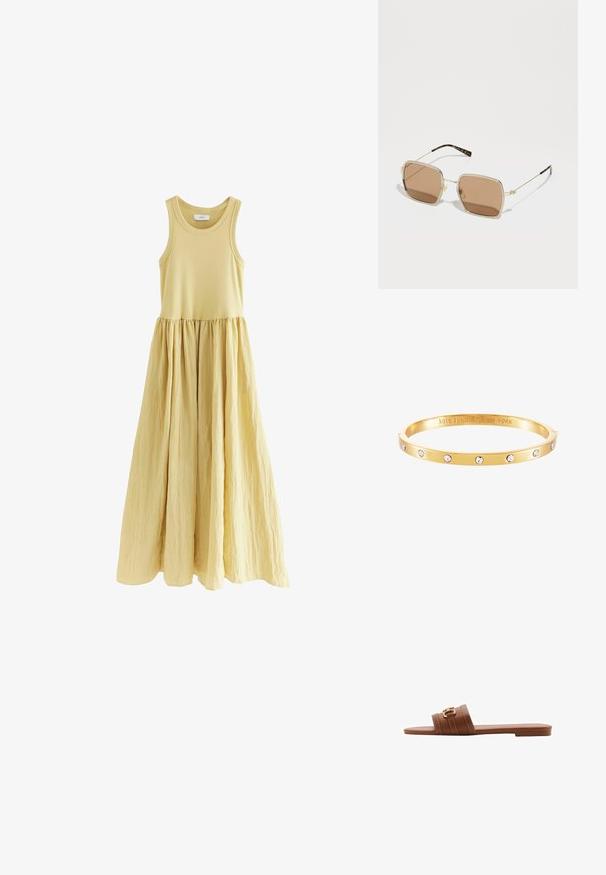 Abito lungo senza maniche di un giallo morbido. Top aderente con gonna a trapezio arricciata. Tessuto liscio con vita definita.; Sandalo in pelle marrone con due cinturini larghi, caratterizzato da cuciture decorative e un'accoppiatura con fibbia in tono oro. Design con suola piatta.; Occhiali da sole in metallo dorato con forma quadrata, lenti color marrone, e sottili accenti verdi e rossi sulla montatura. Bracci sottili e eleganti.; Bracciale rigido in tonalità oro presenta una finitura liscia e sette strass trasparenti distribuiti uniformemente lungo la banda. Logo inciso all'interno.