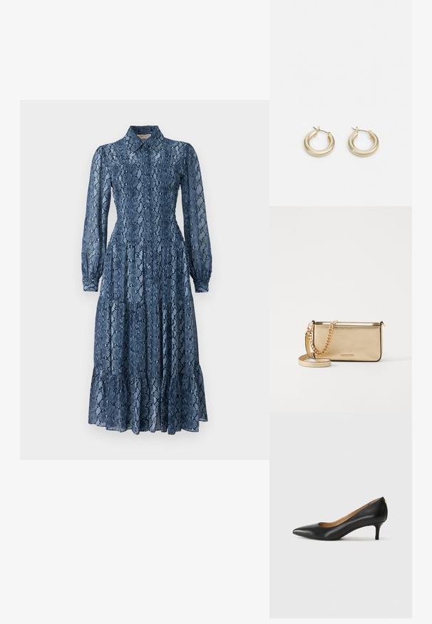 Ilga rankovė, mėlynas gyvatės rašto suknelė su apykaklės iškirpte, raukšlėta krūtine ir išsiplėtusiu volaniniu apvadu, pagaminta iš lengvo tekstūrinio audinio.; Juodos odinės aukštakulnės bateliai su smailiu nosiu, žemu kulnu ir lygiu paviršiumi. Priekyje yra nedidelis atvirumas, o gale minimalus apdaila.; Metaliniu auksu padengtas odinis rankinukas su tekstūruotu paviršiumi, kuris turi auksinį grandinėlės dirželį ir nuimamą petį. Įspaustas prekės ženklas.; Lauren Ralph Lauren BASIC SMALL HOOP - Auskarai - gold-coloured