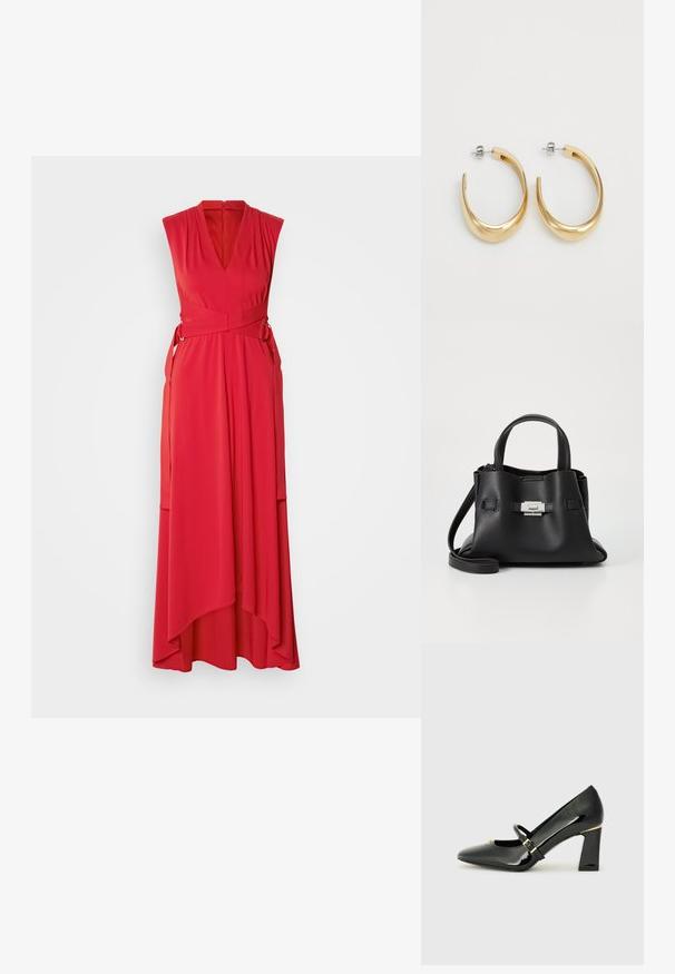 Červené bezramínkové šaty s hlubokým V-výstřihem, s designem do zavinování a asymetrickým lemem. Vyrobené z lehkého materiálu s hladkou texturou.; Černá lakovaná vysoká podpatková bota s špičatou špičkou, kotníkovým páskem a zlatým akcentem na podpatku. Design čtvercového bloku podpatku.; Černá kožená kabelka s texturovaným povrchem, vybavená dvěma horními uchy, odnímatelným ramenním popruhem a stříbrným detailem s uzávěrem.; Zlaté kroužkové náušnice s hladkým, zakřiveným designem. Vyrobené z kovu, mají elegantní povrchovou úpravu a uzávěr s hrotem.