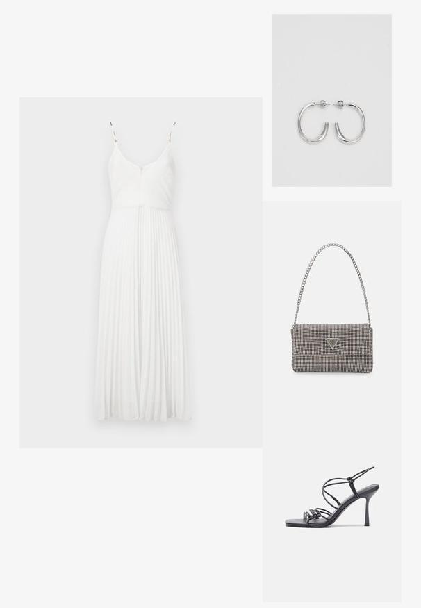 Valge pleeditud kleit õhukeste paeltega, V-dekoltee ja tekstuuriga kangast. Omab sobivat bodi ja vooluvaid seeliku osi.; Mustad musta värvi kontsandaalid on varustatud peente rihmadega, millel on sõlmekujundus, siledad ruudukujulised varbad ja stiilne stilettokonts.; Helehall metallik handbags, millel on kett, kaunistatud väikeste ümmarguste metallist õmblustega ja kolmnurkse brändi logoga.; Hõbedased rõngaskõrvarõngad, millel on sile ja läikiv pind. Ümar kuju, kerge disain, millel on post-tagumise kinnituse süsteem.