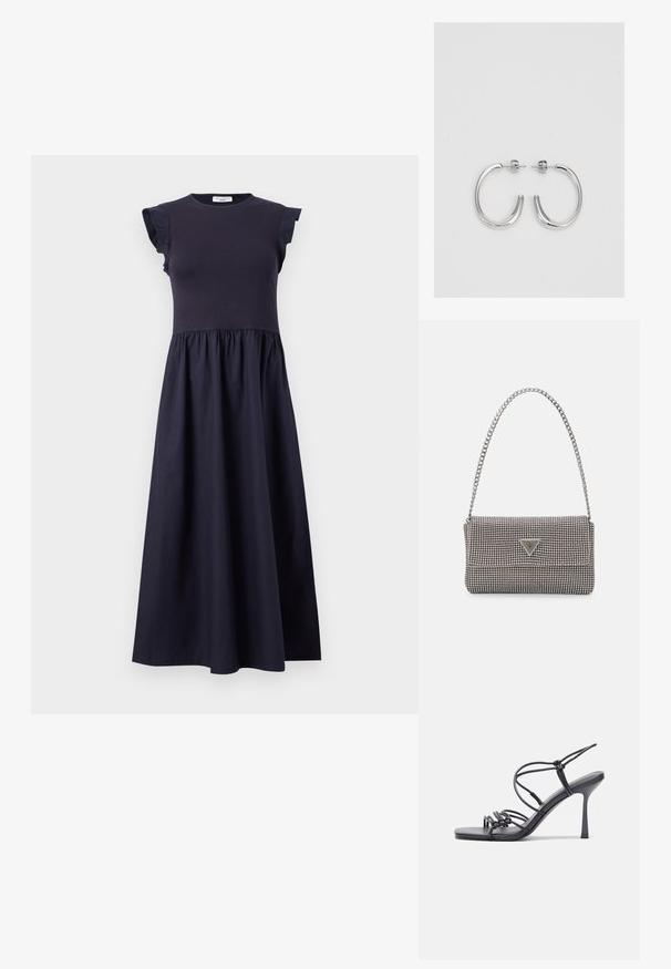 Rochie bleumarin cu un corset ajustat, mâneci tip volan și o fustă evazată cu talie plisată. Confecționată dintr-un material neted, ușor.; Sandale negre cu toc înalt au curele subțiri cu un design legat, un vârf pătrat neted și un toc stiletto elegant.; Geantă metalică gri deschis, cu un strap din lanț, decorată cu mici ținte circulare metalice și un logo de marcă triangular.; Cercei rotunzi din argint cu un finisaj neted și strălucitor. Design ușor, având o formă rotundă și închidere cu tijă.