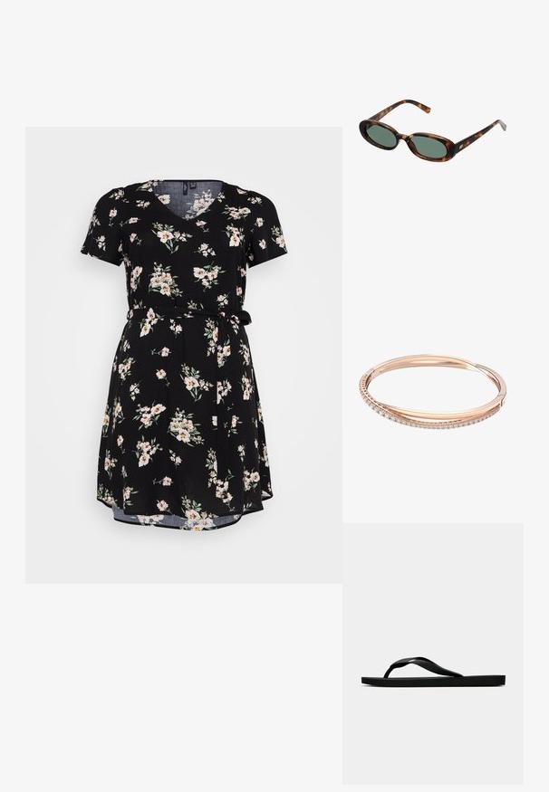 Zwart bloemenjurk met korte mouwen, V-hals en een tailleband. Heeft een bloemmotief in wit en roze, met een vloeiende, zachte stof.; Zwarte rubberen flip-flop sandaal met een getextureerde strap en een eenvoudige platte zool, zijaanzicht op een effen lichte achtergrond.; schildpadbril met ovale monturen en groene lenzen. Heeft dunne spijlen met een metalen accent nabij de scharnieren.; Roze gouden armband met twee in elkaar grijpende banden, waarvan er één is versierd met een rij diamanten, een strakke oppervlakte en gladde randen.