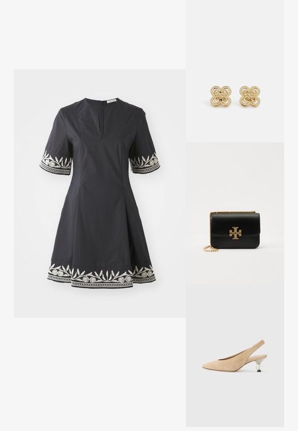 Svart klänning med en åtsittande bodice, utsvängt kjol och korta ärmar med intrikat broderade vita blommönster vid ärmsluten och kanten.; Beige mockasinsko slingback-sko med spetsig tå och en transparent, rund klack. Slät yta och minimalistisk design.; Svart läderhandväska med kedjesadel i guldfärg och logotypdetalj. Har en rektangulär form med en vikbar klaff. Slät textur.; Tory Burch KIRA CLOVER STACKED STUD EARRING - Örhänge - gold-coloured