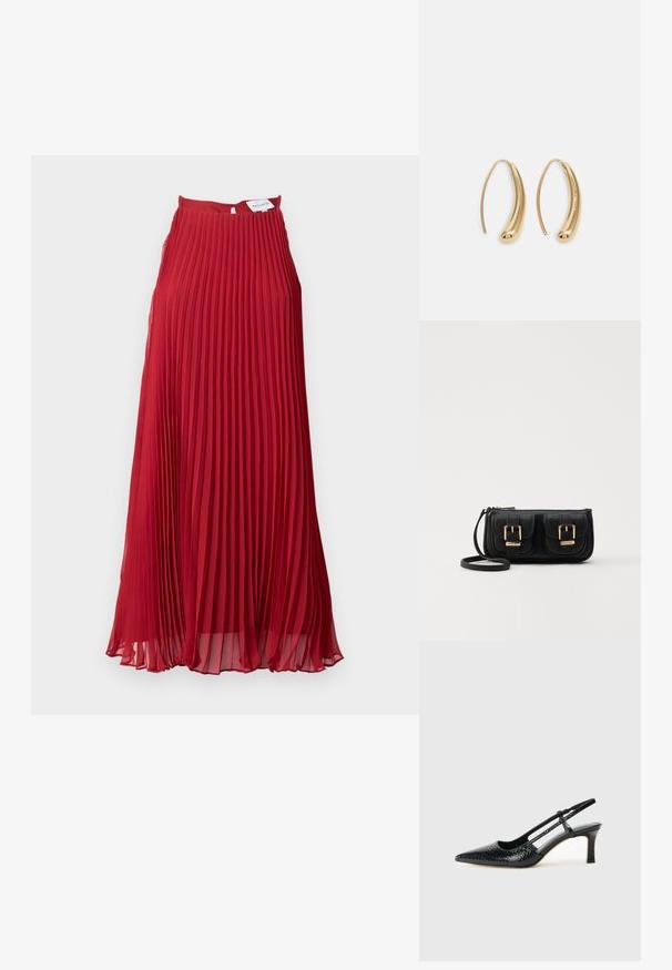 Red, redőzött ruha magas nyakkivágással és cipzáras hátkivágással. Könnyű anyagból készült, amely lágy, folyékony textúrával rendelkezik.; Fekete lakk slingback sarok, hegyes orral, texturált kígyómintával, állítható pánttal és rövid, texturált tömbsarkal.; Fekete bőr keresztbody táska két elülső zsebbel, arany csattokkal, cipzáras záródással és vékony pánttal. Textúrált felület és kompakt téglalap alak.; Aranyszínű fémből készült karika fülbevalók ívelt, hosszúkás formával. Simaságával és fényes felületével, valamint lekerekített végével további részletekkel bővül.