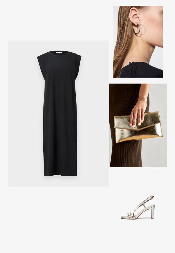 Črna brezrokavna obleka iz teksturirane tkanine, z ravnim silhueto in širokimi ramenimi detajli, ki sega do polovice meč.; Metalne srebrne sandale na visoki peto z odprtim prstom, ki imajo tri tanke naramnice čez nogo in naramnico okoli gležnja z zaponko.; Zlatna metalna torbica s glatko teksturo, ki ima trikotno zapiranje. Roka, ki jo drži, ima lepo urejene nohte.; Srebrna obročasta uhana s polirano površino, ki vključuje majhne zlate poudarke in okroglo obliko, nošena na ušesnem lobu.