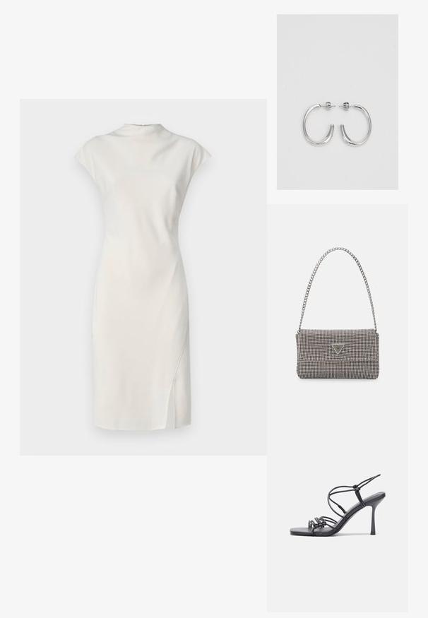 Balta, be rankovių suknelė su aukštu apykaklės iškirpimu ir šonine skeltuka. Lygus audinys, prigludusio silueto ir minimalistinis stilius.; Juodos aukštakulnės sandalai pasižymi plonyčiais dirželiais su mazgo dizainu, lygiu kvadratiniu pirštu ir elegantišku stiletto kulnu.; Šviesiai pilka metalinė rankinė su grandinėlės dirželiu, papuošta mažais apvaliais metaliniais smeigėmis ir trikampiu prekės ženklu.; Sidabriniai lankelio formos auskarai su lygiu, blizgiu paviršiumi, išlenktos formos ir su užsegimu. Minimalistinio dizaino su moderniu apdaila.