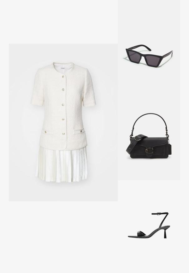 Tweedjakke i off-white med korte ærmer, rund halsudskæring og frontknapper. Har to lommer og en kontrasterende plisseret hvid nederdel.; Bershka Højhælede sandaletter / Højhælede sandaler - black; Sorte, kantede solbriller med grå linser; lavet af plast, med tykke stænger med en glat overflade og ingen synlig hardware.; Sort læder crossover-taske med en struktureret overflade, justerbar rem og sølvhardware. Har en frontklap med et lås-overlap.