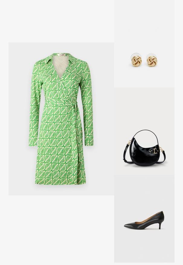 Vestido envolvente com padrão de folhas em verde e bege, feito de um tecido leve, com colarinho e mangas longas.; Sapato de salto alto em pele preta com bico fino, salto baixo e textura suave. Apresenta uma ligeira abertura na parte da frente e mínima ferragem na parte de trás.; Bolsa de señora em couro verniz preto com forma curva, alça ajustável e detalhes em metal dourado na lateral. Textura suave e brilhante.; Brincos de pressão em tom dourado com um design torcido. Cada brinco possui uma base circular transparente para um uso seguro.