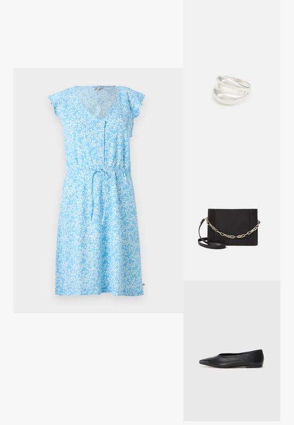 Gaiši zils kleita ar īsām plīvurojošām piedurknēm, V-veida kakla izgriezumu, pogu aizdari, elastīgu jostasvietu ar saitīti un baltiem ziedu rakstiem visā kleitā.; Melna ādas baleta kurpe, ar norādītu purngalu, minimālisma dizains, gluda tekstūra, zema papēža augstums, bez redzamiem aksesuāriem vai rotājumiem.; Melna ādas crossbody soma ar gludu faktūru, taisnstūrveida formu un metalizētu ķēdes detaļu priekšā. Iekļauta regulējama siksna.; Sudraba divu joslu gredzens ar gludu, pulētu virsmu. Iezīmējas ar plūstošu, izliekta dizaina struktūru ar pārklājošām sekcijām modernam izskatam.