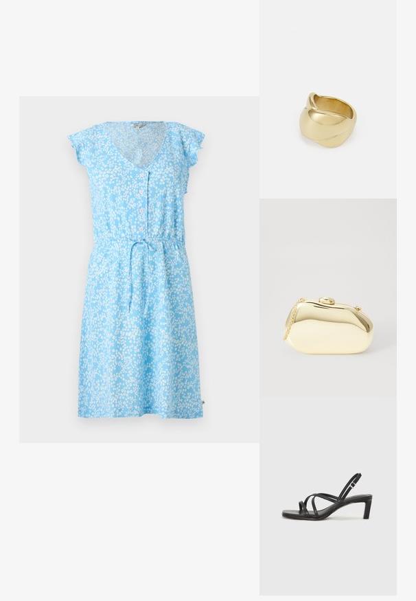 Hele sinine kleit lühikeste laperdavate varrukatega, V-kaelusega, nööbiga kinnitamine, elastne vöökoht koos lipsuga ning valgete lilledega mustriga üle kogu kleidi.; Mustast rihmajalatsid ruudukujulise varba ja madala ploki kontsaga. Omab mitmeid õhukesi rihmasid ja reguleeritavat pahkluu rihma. Valmistatud siledast nahast.; Kuldne metallist käekott sujuva, ümarate kujude ning ülemise nupuvajutusega kinnitusega. Koti küljes on väike kett, et oleks mugav kanda.; Kuldne sõrmus, millel on sujuv, keerdunud disain. Omab poleeritud pinda ja ümarat serva, luues sujuva ja voolava kuju.