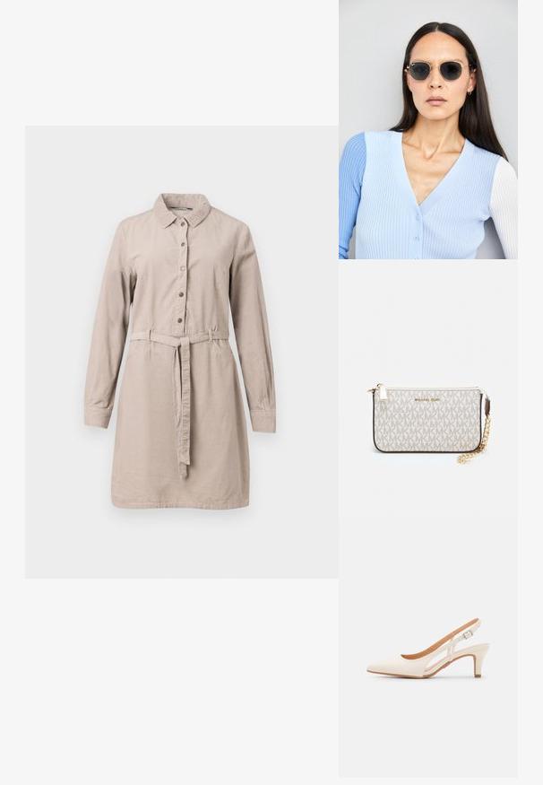 Beige, lange mouw jurk gemaakt van zachte stof, met een knoopsluiting aan de voorkant, een riem in de taille en een kraag.; Witte slingback hak met een spitse neus, glad bovenmateriaal, lage blokhak en een design met uitsparingen aan de zijkant, voorzien van een verstelbare gespsluiting.; Ronde zonnebrillen met donkere glazen en gouden montuur. Het model draagt een lichtblauwe, geribbelde cardigan met knopen en contrasterende witte mouwen.; Michael Kors polsbandje in beige gecoate canvas met een herhaald MK-logo patroon, gouden hardware en een afneembare kettingriem.