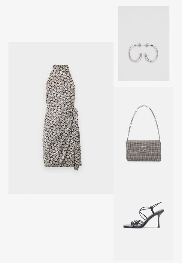 Fekete-fehér virágmintás ruha magas nyakkivágással, átkötős kialakítással és oldalsó kísérő részletekkel. Hasonló margarétákból álló mintázattal rendelkezik.; Fekete magas sarkú szandálok vékony pántokkal, csomózott mintával, sima négyzetes orral és karcsú stiletto sarkal rendelkeznek.; Világosszürke fémes kézitáska lánc pánttal, kis kör alakú fém kifinomult díszítéssel és háromszög alakú márkagéppel.; Ezüst karika fülbevalók sima, fényes felülettel. Lekerekített forma, könnyű kialakítással, tűs zárómechanizmussal.