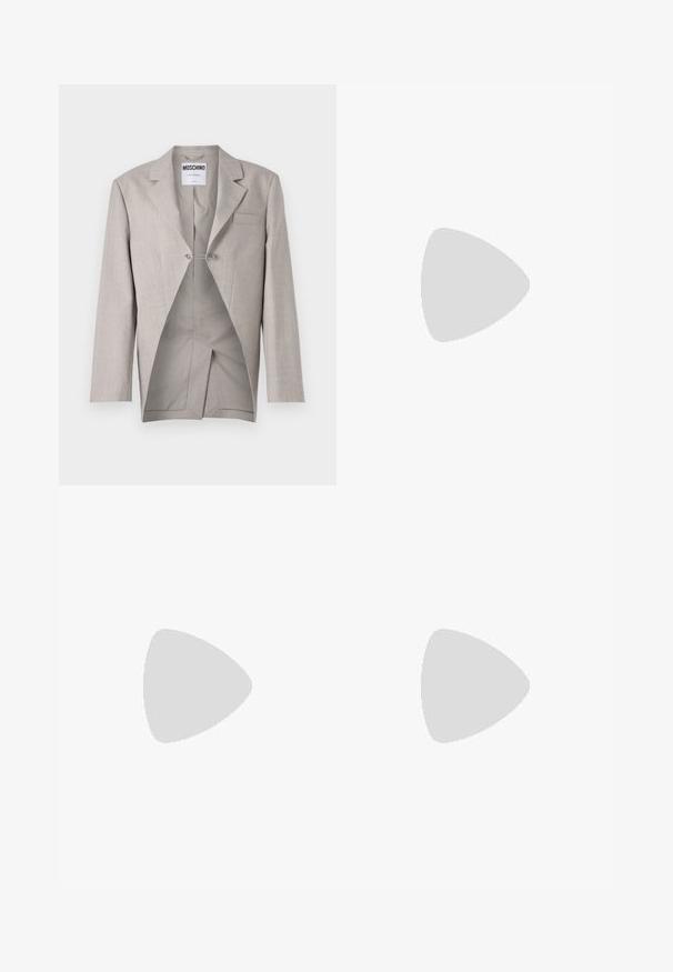 Blazer grigio chiaro con una finitura testurizzata, dotato di una tasca sul petto e di un interno visibile con un taglio unico e dettaglio con gancetto argentato.; Camicia button-up colorata con motivi floreali e alimentari; i materiali includono seta. Pois neri su una manica; accenti floreali gialli.; Gonna grigia con tessuto testurizzato, pieghe laterali e due fibbie per una vestibilità regolabile. Forma dritta classica, design alla lunghezza del ginocchio.; Pantofole da balletto nere in pelle con punta arrotondata, texture liscia, dettagli di cucitura minimi e design con suola flessibile.