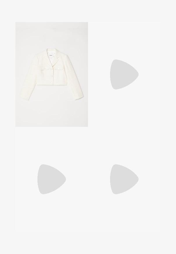 sandro broek met vlammen