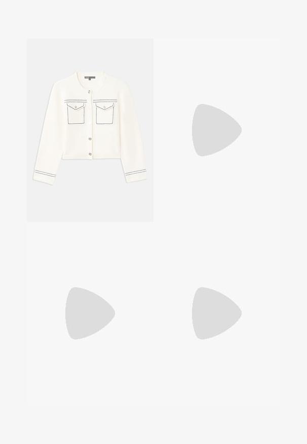 Strihnutý biely cardigan s dlhými rukávmi, so strieborným zapínaním, dvoma náprsné vreckami a modrými stehnami okolo vreciek a manžiet.; Námornícky pruhovaný polo tričko s špicatým golierom, krátkymi rukávmi a dvoma prednými vreckami so zacvakávacími gombíkmi; zvýraznené bielymi stehovými akcentmi.; Džínové šortky v svetlom modrom odtieni, s vysokým pásom, širokým strihom, piatimi vreckami a prešívaním pozdĺž okrajov.; Čierne lakované baleríny so štvorcovou špičkou, remienkom okolo členka so striebornými prvkami a plochou podrážkou. Hladký povrch s minimalistickým dizajnom.; Čierna kožená kabelka s strapcami, zlatým reťazovým ramenným popruhom a vykrojenou rukoväťou. Na prednej strane sa nachádza logo.