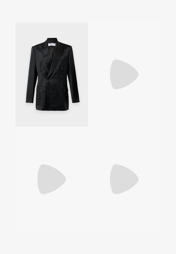 Blazer de satén negro de corte cruzado con solapas en pico, cuatro botones, dos bolsillos con solapa y un bolsillo en el pecho, etiquetado "Filippa K."; Camisa de satén beige con cuello puntiagudo, mangas de largo completo, cierre de botones y puños con un acabado ligeramente más brillante. Sin patrones ni acentos.; Falda midi de estampado de leopardo hecha de una tela suave, con una abertura frontal, cierre de botones y una cintura ajustada, en tonos neutros con detalles en negro.; Botín de cuero negro hasta el tobillo con punta afilada y un diseño elegante. Presenta un tacón bajo y un cierre con cremallera en la parte trasera. Textura suave.