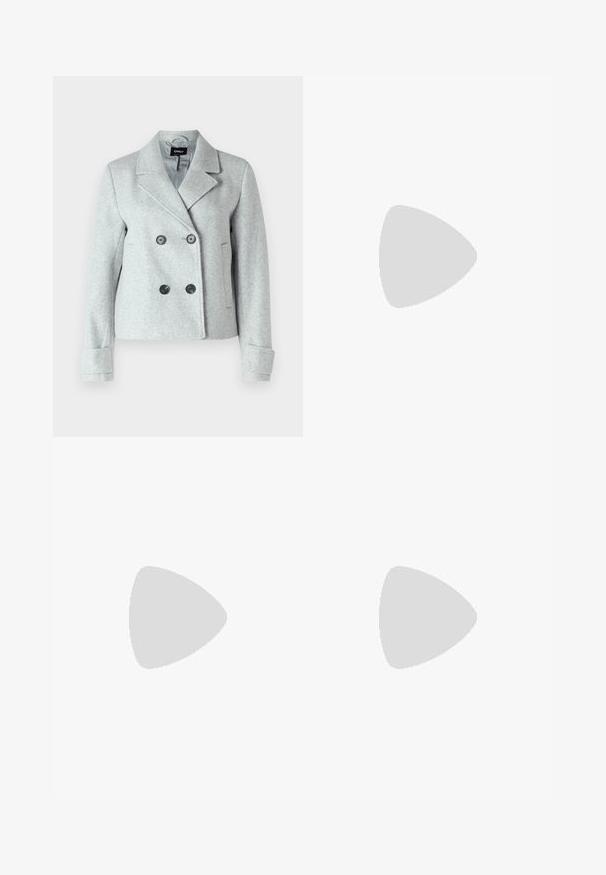 ONLY ONLFREJA LIFE  - Bleiser - light grey; Valge pikkade varrukate turtleneck-särk, mis on valmistatud siledast ja venivast kangast. Omab kõrget kraed ja keha lähedast lõiget, ilma nähtavate mustrite või kaunistusteta.; Heledad sinine laia jalaeest, valmistatud denimist, kõrge vöökohaga, viie tasku disainiga ja kerge tuhmumisega, mis annab kulunud välimuse.; Valged platvormsneakerid, mis on valmistatud siledast sünteetilisest materjalist, ovaalse toe, paelkinnise disaini ja tekstuurse kummitaldiga. Must kontsrihm.