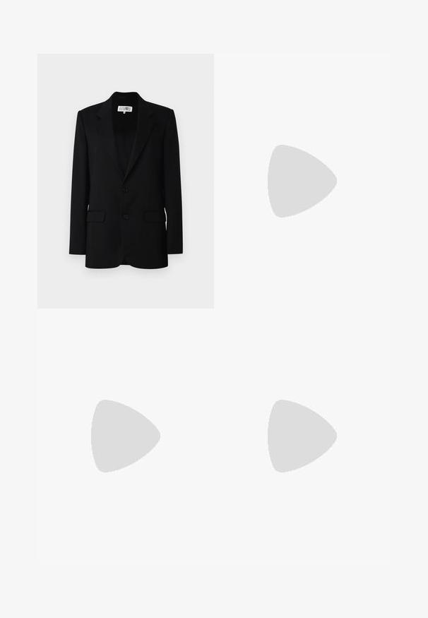 MM6 Maison Margiela JACKET - Bleiseri - black; Mustat lyhythihaiset T-paidat, jotka on valmistettu sileästä puuvillasta, jossa on pyöreä pääntie ja rento malli saumattomilla hartioilla. Ei näkyviä kuvioita tai koristeita.; Hame denim, joka esittelee tilkkutyösuunnittelua vaaleansinisistä ja keskisinisistä osista, repaleisilla helmillä ja korkealla vyötäröllä. Klassinen viisi-taskuinen tyyli.; Musta nahkainen ballerina, jossa on pyöristetty kärki, sileä pinta, minimaalinen ommelkoristelu ja joustava pohjamuotoilu.