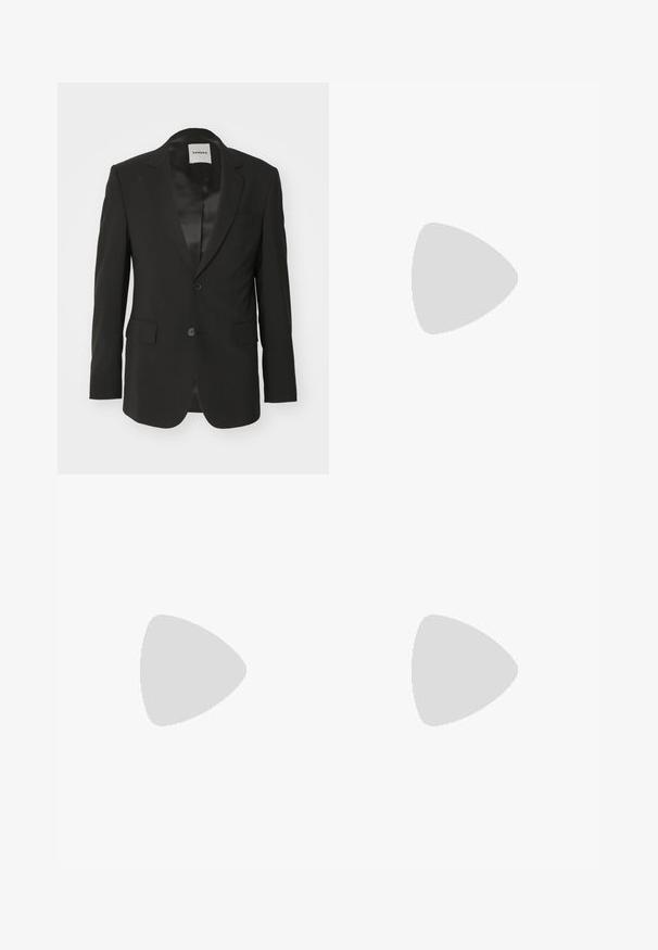 sandro Puvuntakki - noir; sandro Pikeepaita - noir; Mustat laskostetut housut, joissa on suora, leveä lahje. Valmistettu sileästä kankaasta, jossa on nappisuljenta ja vyölenkit.; Stuart Weitzman Loaferit/pistokkaat - black