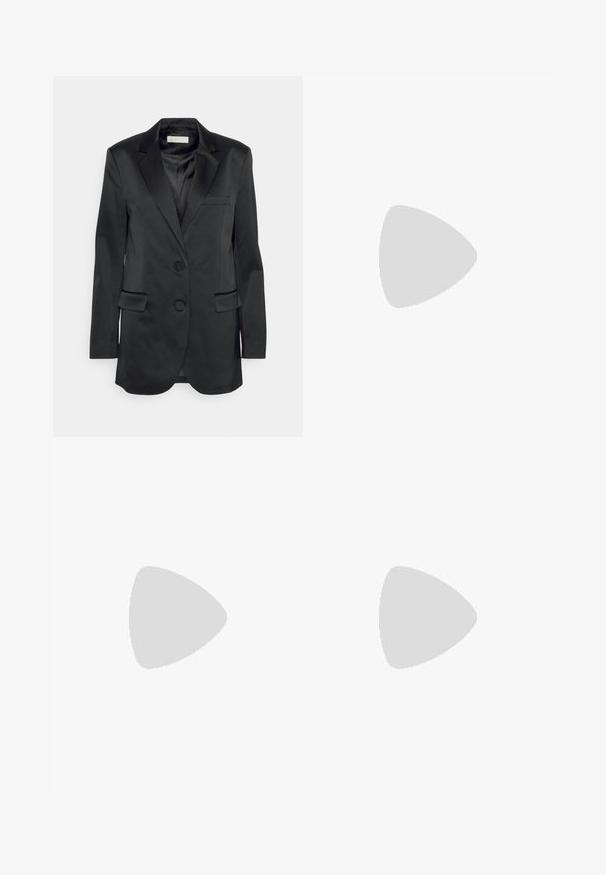 Blazer nero con una texture liscia, design monopetto, due bottoni e revers; presenta tasche laterali e una tasca sul petto.; Canottiera bianca a coste con scollatura rotonda, senza maniche e lunghezza cropped. Etichetta con la scritta "JJXX". Tessuto di texture liscia.; Pantaloni neri a gamba larga con cintura elastica, realizzati in tessuto liscio. Presentano un design pulito senza tasche o dettagli di cucitura visibili.; Scarpe da corsa con tomaia in suede e pelle bianca e beige, caratterizzate da un grande logo nero, suola in gomma e dettagli testurizzati.