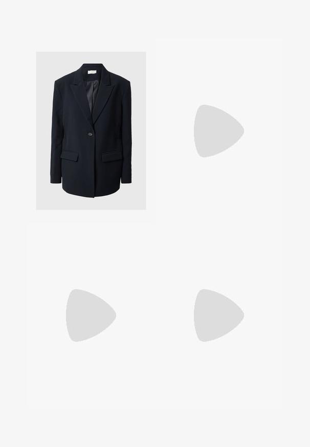 Blazer noir sur mesure avec revers en pointe, fermeture à un bouton, deux poches avant et accents texturés sur les manches. Tissu lisse.; Deux débardeurs sans manches en noir et blanc. Fabriqués en tissu doux et extensible avec une texture côtelée et un design ajusté. Dotés de bretelles fines.; Anna Field Pantalon classique - black; Escarpins à talons slingback noirs à bout pointu avec une finition brillante, talon fin et design à dos ouvert. Motif texturé sur le matériau supérieur.; Sac à main en cuir noir avec une texture lisse. Dispose d'une bandoulière adjustable et d'un design élégant et minimaliste avec une fermeture éclair.