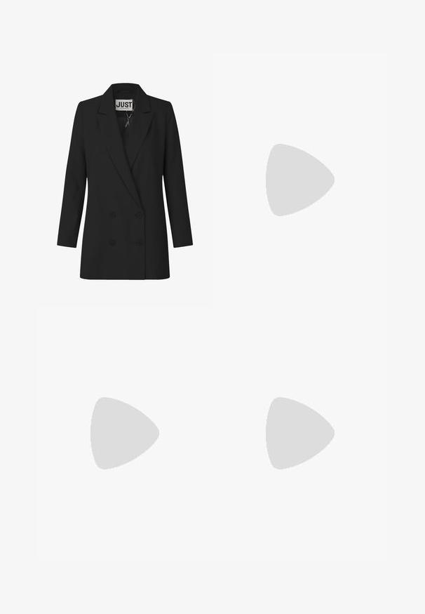 JUST FEMALE WATSON - Casaco curto - black; Suéter de gola alta preto feito de um tecido de malha suave, com mangas longas e uma silhueta ajustada, apresentando um colarinho e bainha canelados.; Calças pretas de perna larga feitas de um tecido suave. Apresentam uma cintura plana com passantes para cinto e sem bolsos visíveis. Design simples.; Mocassins pretos em couro verniz com salto baixo, apresentando um detalhe em franja e superfície lisa, desenhados com um bico arredondado e costura subtil.