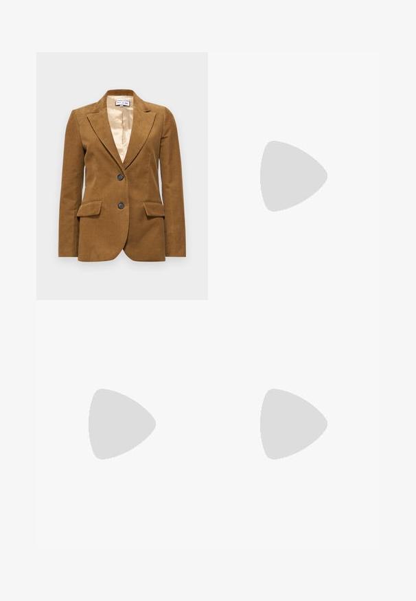 Paul & Joe VESTE - Blazer - camel; T-shirt noir cropped en coton, avec un col rond, des manches courtes et un design simple sans motifs ni embellissements.; Pantalons en lin beige avec un design à jambes larges, dotés de plis avant, de poches latérales et d'une texture lisse. Coupe classique et style polyvalent.; Ballerines en cuir noir avec un bout pointu, dotées d'une sangle avec une boucle métallique circulaire et d'une semelle plate.