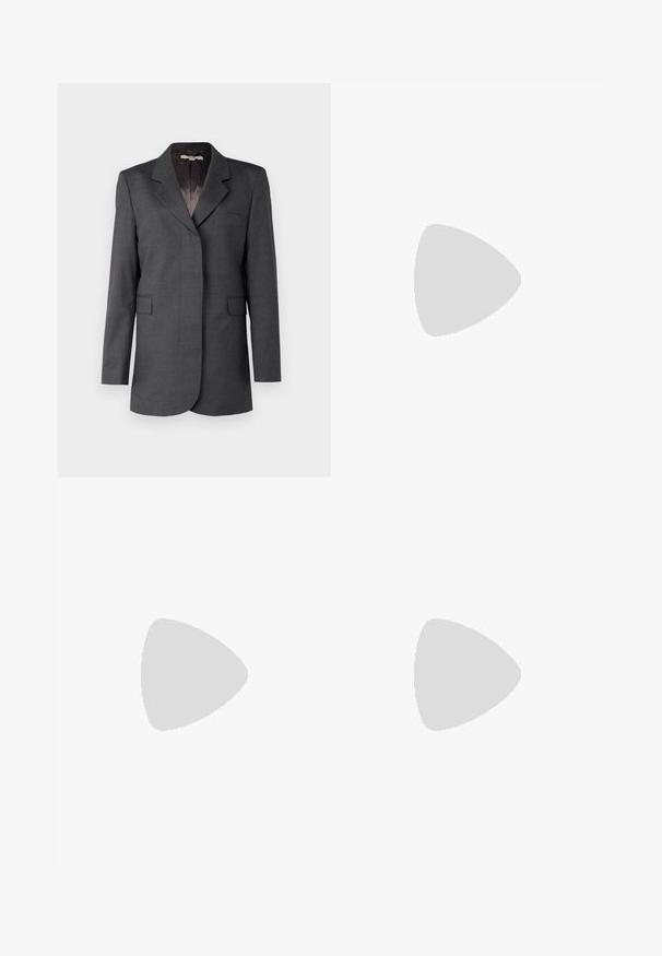 Blazer gris en tissu texturé, avec un col cranté, une poche unique et deux poches à rabat à l'avant, de coupe droite.; T-shirt blanc à manches courtes en coton. Design col rond avec une texture lisse et sans motifs ni accents visibles. Style basique.; Jupe en satin noire, longue jusqu'au sol, avec une texture lisse, une taille ajustée et une silhouette en A, sans ornements ni motifs visibles.; Basket blanche en matériau synthétique lisse, bout rond, semelle plate en caoutchouc, et logo discret sur le côté et le talon.