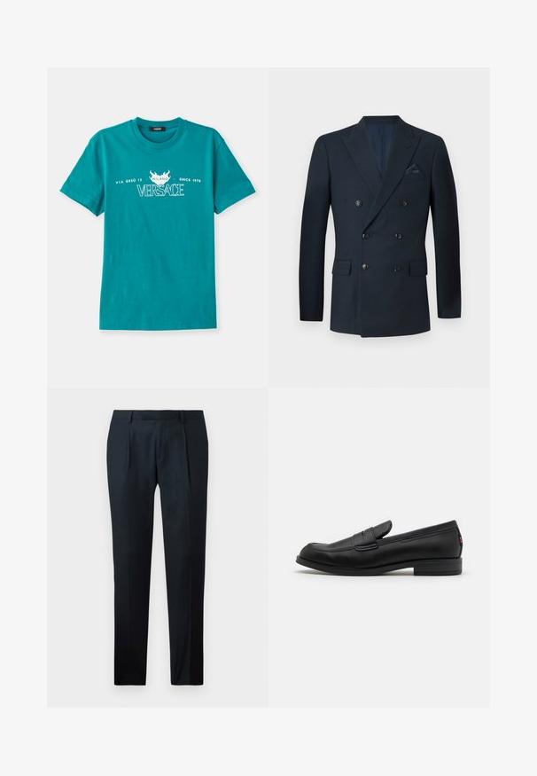 Dobbeltspent marineblå blazer laget av teksturert stoff, med seks svarte knapper, to frontlommer og en brystlomme med et silkeslips.; Turkise bomull T-skjorte med rund hals, korte ermer og hvit trykket tekst som inkluderer "VERSACE" og dekorativ flamme-motiv.; Sorte skreddersydde bukser laget av glatt stoff, med en slim fit-design, to frontfolder og en flat midje uten synlig maskinvare.; Sorte lærlofter med en glat overflade, rund tå og en lille dekorativ flap. Har en lav stablet hæl og diskret brandingdetalje.
