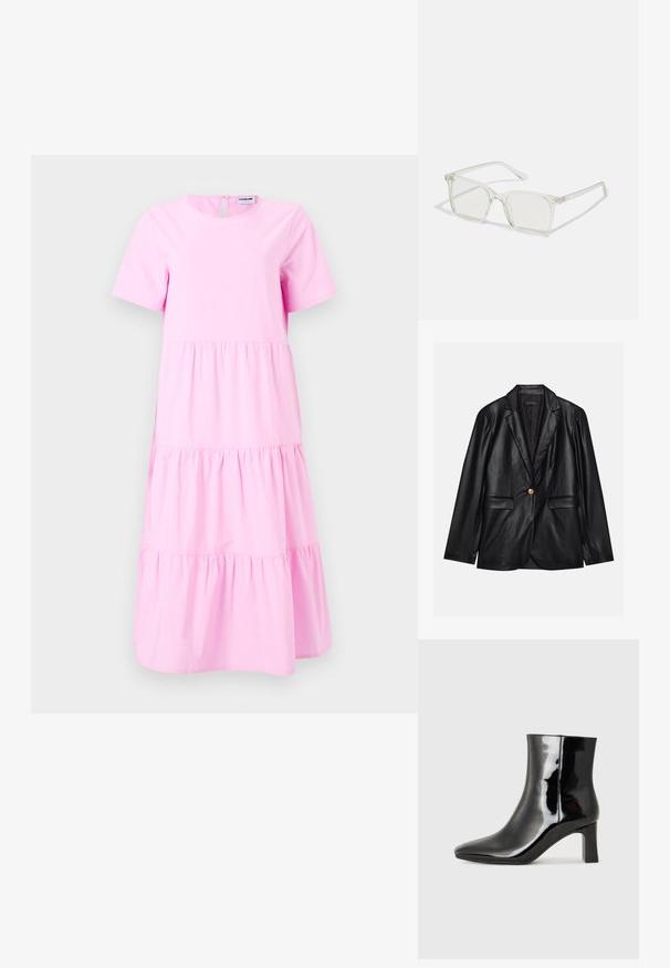 Melnas ādas žakete ar ieliektām atlokām, vienu zelta pogu aizdari, divām priekšējām kabatām un gludu apdari. Iekšējā odere ir tumša.; Rozā kokvilnas kleita ar īsām piedurknēm, apaļu kakla izgriezumu, pakāpenisku dizainu un atslēgas cauruma aizmugures detaļu. Gluda tekstūra ar vieglu izskatu.; Melnas patentētas ādas potīšu zābaki ar norādītu pirkstu un vidēja augstuma kvadrātveida papēdi. Gluda tekstūra un minimālisma dizains.; Caursplūstošas kvadrātveida brillēs ar caurspīdīgiem lēcām, ar zelta akcentiem uz tempļiem, lai pievienotu detaļas.