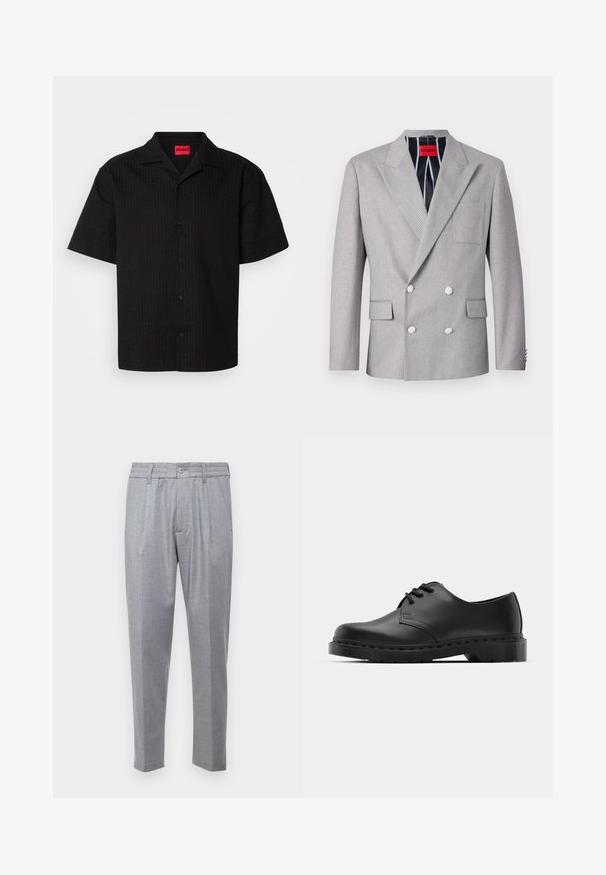 Blazer gris de doble botonadura hecho de tela texturizada. Presenta solapas en picos, dos bolsillos frontales y botones blancos. Forrado con un patrón a rayas.; Camisa negra de botones de manga corta con un patrón texturizado, cuello puntiagudo y etiqueta de marca en rojo, con botones visibles a lo largo de la tapeta.; Pantalones gris claro con un tejido texturizado, presentan pliegues, una cinturilla clásica y piernas entalladas. Cierre de botón en la parte delantera.; Zapato oxford de cuero negro con diseño de cordones, punta redonda, suela de goma plana y un sutil detalle de costura en la parte superior.