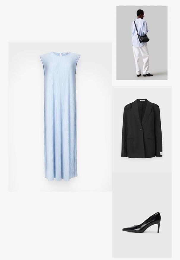 Fekete blézer kihajtott gallérral, egygombos záródással, két elülső zsebbel és téglalap alakú jelvénnyel az ujjon. Sima szövettextúra.; Világoskék, pliszírozott, ujjatlan ruha kerek nyakkivágással és kulcslyuk záródással a hátán. Légies A-vonalú fazon, sima textúra és diszkrét fényesség.; Fekete bőr magassarkú cipő, hegyes orral, sima textúrával és kúpos sarkal. Minimalista dizájn, nincsenek további díszítések.; Fekete bőr válltáska puha tapintással, háromszög alakú, állítható pánttal, világoskék csíkos inggel és fehér nadrággal párosítva.