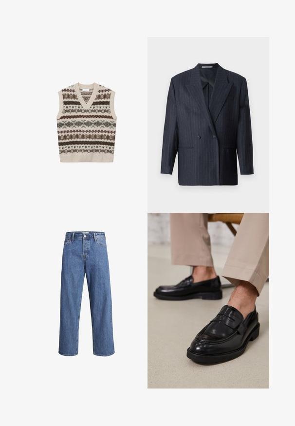Mornarško prugasta dvoredna blazer jakna z širokimi reverji, izdelana iz teksturirane tkanine. Ima žepe na obeh straneh in dva gumba.; Les Deux HORDUR FAIR ISLE - Pulover - sand; Svijetloplave traperice s ravnim nogavicama, visokim strukom i minimalnim detaljima šivanja. Tkanina ima mekan, blago izblijedjeli izgled.; Črne usnjene loafer čevlje z gladko površino, ki imajo okrasno zaponko in kontrastno šivanje, v kombinaciji s bež hlačami.