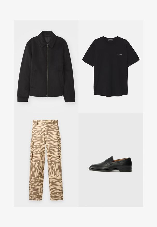 Zwarte jas met ritssluiting, op maat gemaakte ontwerp, ronde kraag en splitzakken. Gemaakt van een gladde, gestructureerde stof.; Zwarte katoenen T-shirt met een ronde hals, korte mouwen en een witte logo-print op de linkerkant van de borst. Eenvoudig, effen kleur ontwerp.; Cargobroeken in een tan en crème zebra print. Kenmerken zijn een rechte pijp, twee zijzakken en een knoopsluiting met metallic accenten.; Zwarte leren instapper met een ronde neus, subtiele stikdetails en een lage hak, met een gladde textuur en een minimalistisch ontwerp.
