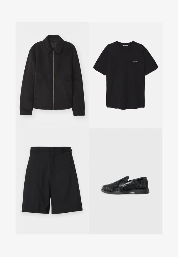 Schwarze Jacke mit Reißverschluss, tailliertem Schnitt, rundem Kragen und Schlitztaschen. Hergestellt aus einem glatten, strukturierten Stoff.; Schwarzes Baumwoll-T-Shirt mit Rundhalsausschnitt, kurzen Ärmeln und weißem Logodruck auf der linken Brust. Einfaches, einfarbiges Design.; Schwarze Shorts aus glattem Stoff mit maßgeschneidertem Design, mit flachem Bund, zwei Seiten Taschen und normalem Bund.; Schwarzer geflochtener Slipper mit einem glatten Lederakzent im Obermaterial, einem runden Zehendesign und einer flachen Gummisohle.