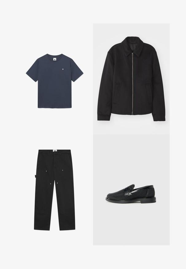 Zwarte jas met ritssluiting, op maat gemaakte ontwerp, ronde kraag en splitzakken. Gemaakt van een gladde, gestructureerde stof.; Marineblauwe T-shirt van katoen met een ronde hals, korte mouwen en een klein logopatch op de linkerborst. Soepele stofstructuur.; Zwarte katoenen broeken hebben een recht gesneden pasvorm, opvallende stiksels, zijzakken en metalen drukknoopdetails op de voorpanelen.; Zwartegeweven instap schoenen met een glad leren accent aan de bovenkant, een ronde neusontwerp en een laag profiel rubberen zool.
