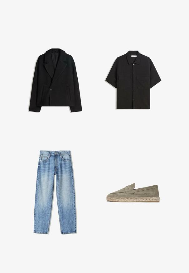 Czarny płaszcz ze wełny w blendzie, dwurzędowy, z wyraźnymi klapami, dwiema bocznymi kieszeniami i pojedynczym zapięciem na guzik. Miękka, teksturowana tkanina.; Czarna koszula z krótkim rękawem, wykonana z materiału o gładkiej fakturze, z dwoma przednimi kieszeniami, klasycznym kołnierzykiem i zapięciem na guziki.; Jasnoniebieskie dżinsy o luźnym kroju, prostych nogawkach, pięcioma kieszeniami i wyblakłej fakturze. Zawierają zamek błyskawiczny i zapięcie na guziki z przodu.; Jasnozielony zamszowy but wsuwany na plecionym jutowym podeszwie, z zagiętym akcentem z przodu i niskim obcasem. Prosty design, płaski profil.