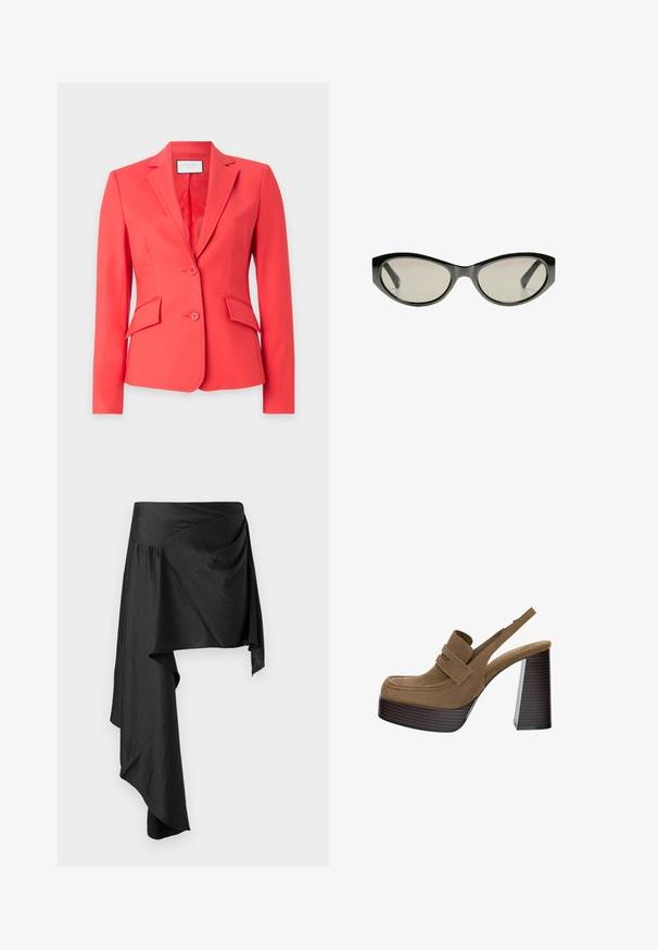 Korallenfarbener Blazer aus glattem Stoff, mit Reverskragen, zwei Knöpfen und zwei vorderen Taschen mit schrägen Klappen.; Massimo Dutti FLOWING GARMENT WITH RUFFLES - Hemdbluse - beige; Schwarzer Wickelrock aus glattem, leichtem Stoff. Verfügt über einen asymmetrischen Saum und Raffungen an der Taille für eine fließende Silhouette.; Braune Wildleder-Plateaupumps mit einem dicken, gerippten Blockabsatz und einem breiten Riemen über dem Obermaterial, ausgestattet mit einem runden Zehendesign.; Schwarze Cat-Eye-Sonnenbrille mit grau getönten Gläsern. Der Kunststoffrahmen hat scharfe Kanten und eine glatte, glänzende Oberfläche.